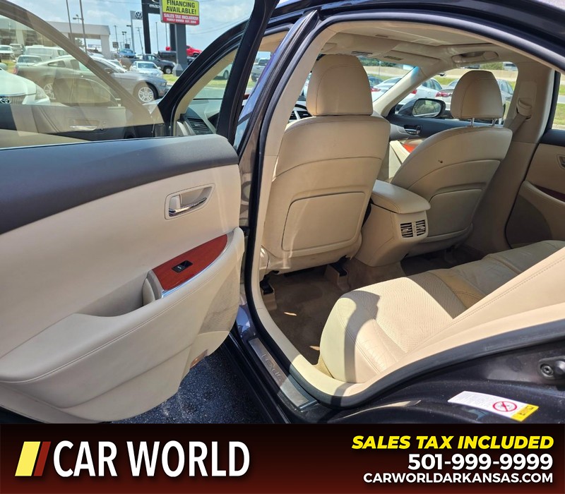 Lexus ES 350 Vehicle Full-screen Gallery Image 10