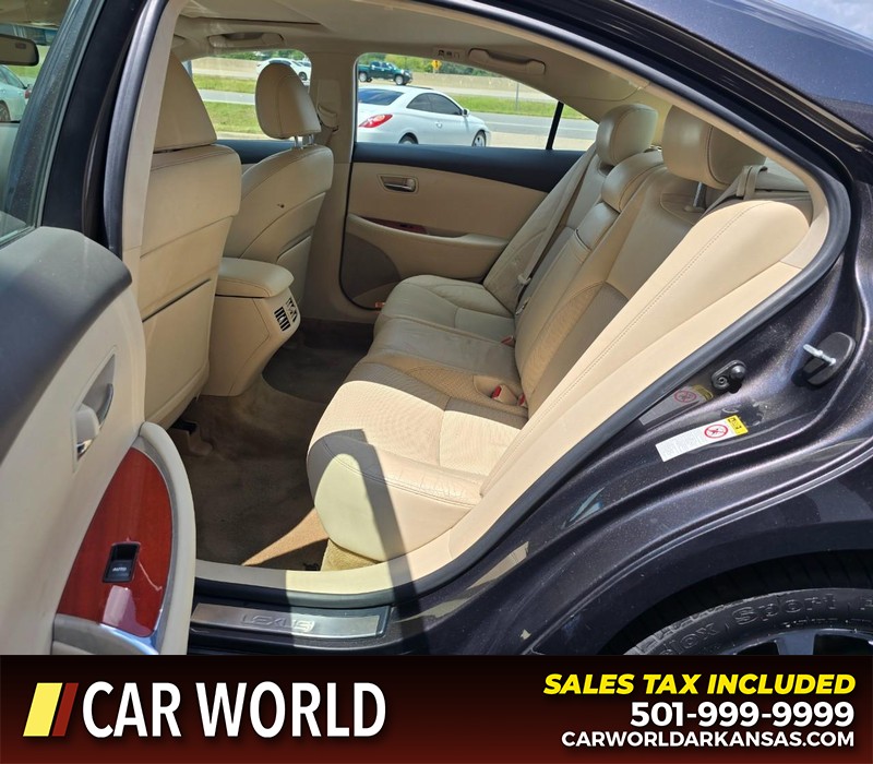 Lexus ES 350 Vehicle Full-screen Gallery Image 11