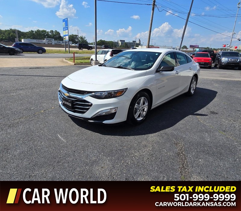 Chevrolet Malibu Vehicle Full-screen Gallery Image 3