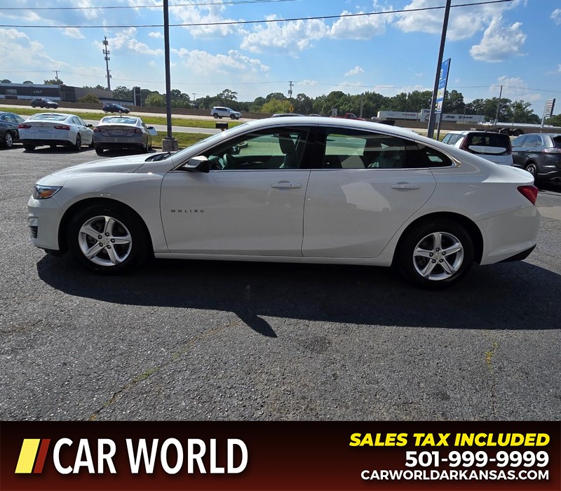 Chevrolet Malibu Vehicle Full-screen Gallery Image 4