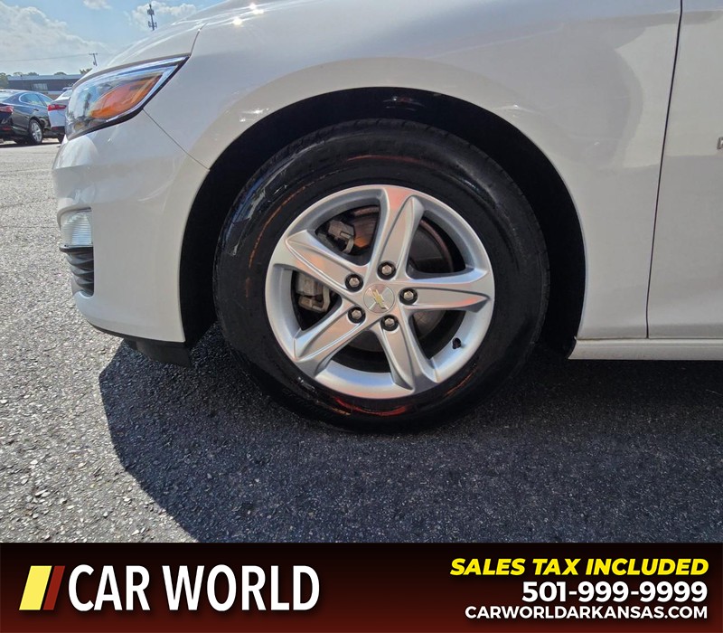 Chevrolet Malibu Vehicle Full-screen Gallery Image 6