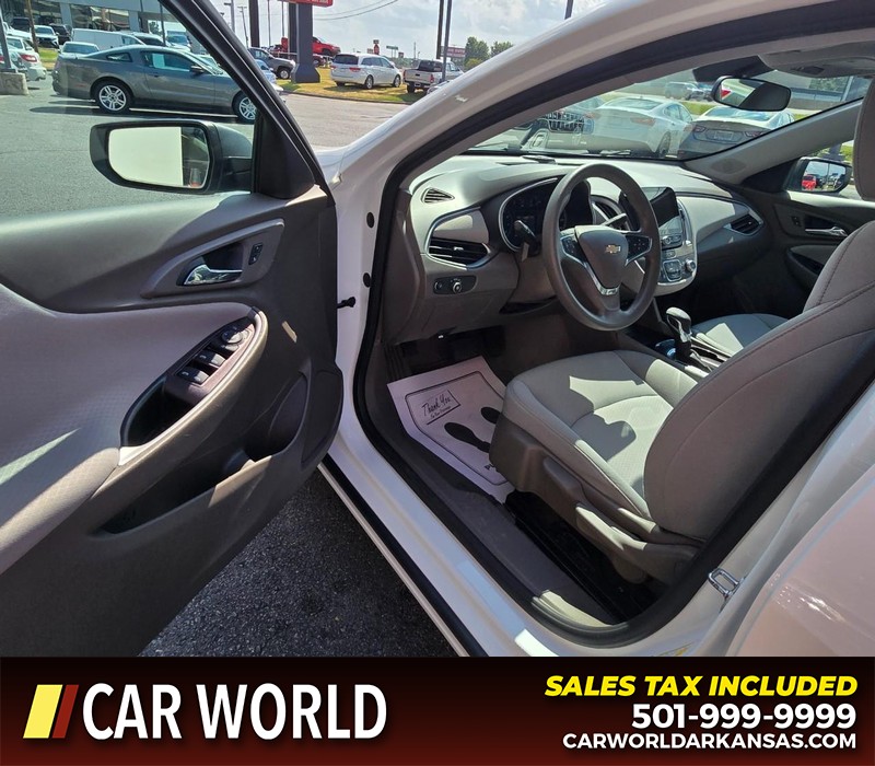 Chevrolet Malibu Vehicle Full-screen Gallery Image 7