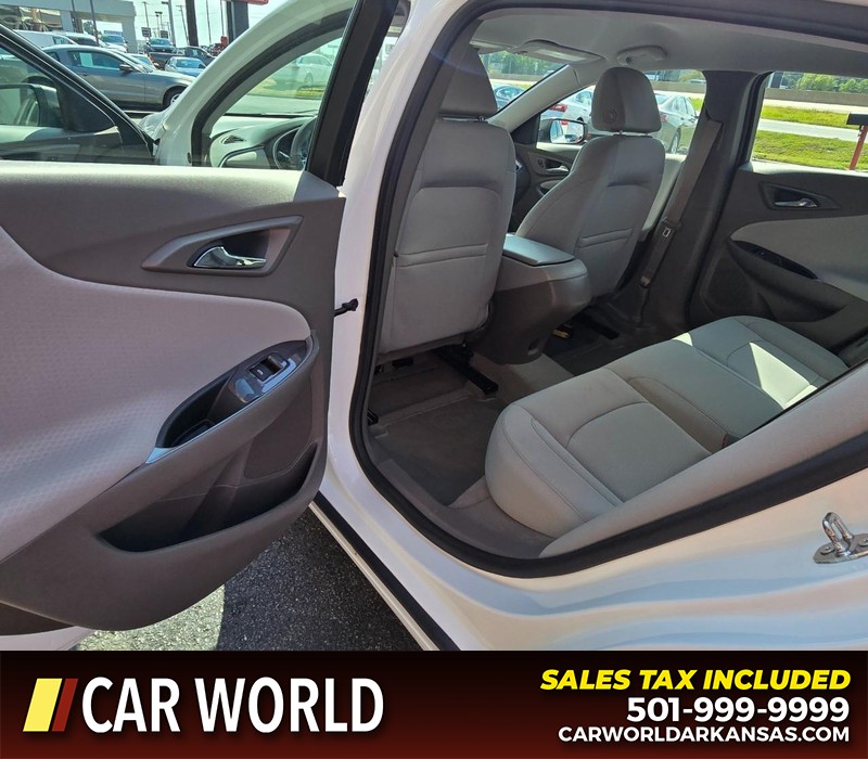 Chevrolet Malibu Vehicle Full-screen Gallery Image 9