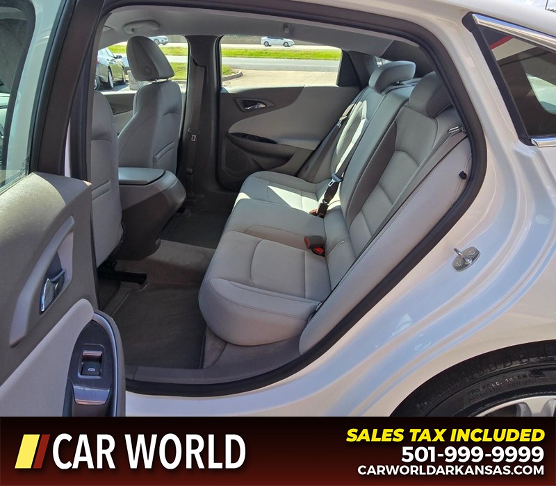 Chevrolet Malibu Vehicle Full-screen Gallery Image 10