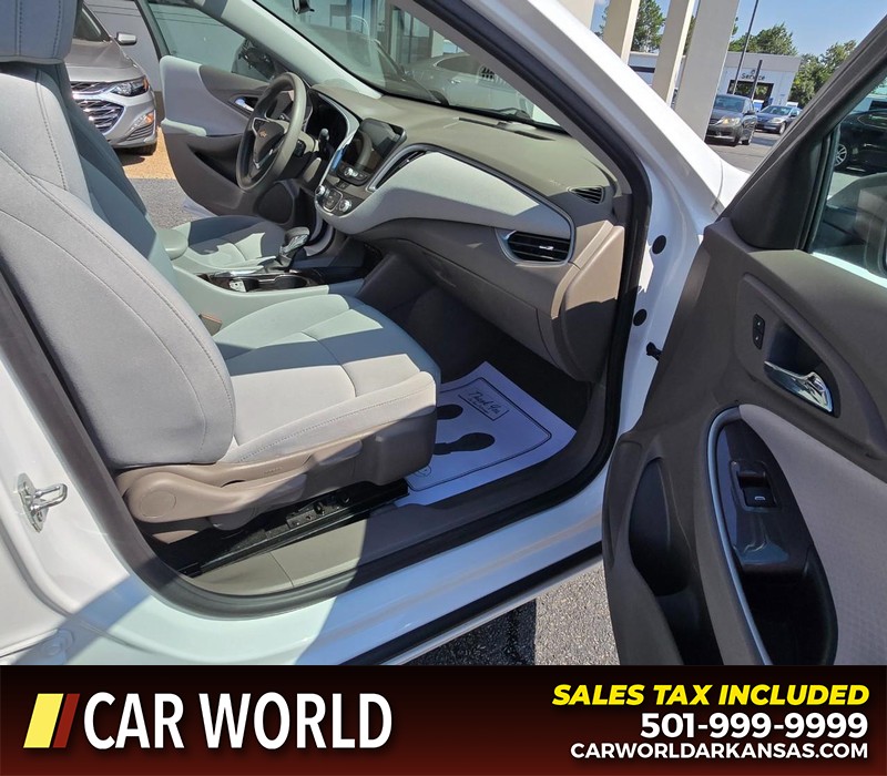 Chevrolet Malibu Vehicle Full-screen Gallery Image 11