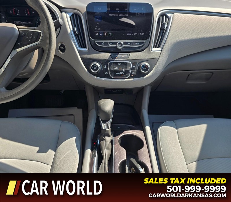 Chevrolet Malibu Vehicle Full-screen Gallery Image 18