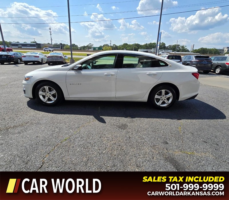 Chevrolet Malibu Vehicle Full-screen Gallery Image 4