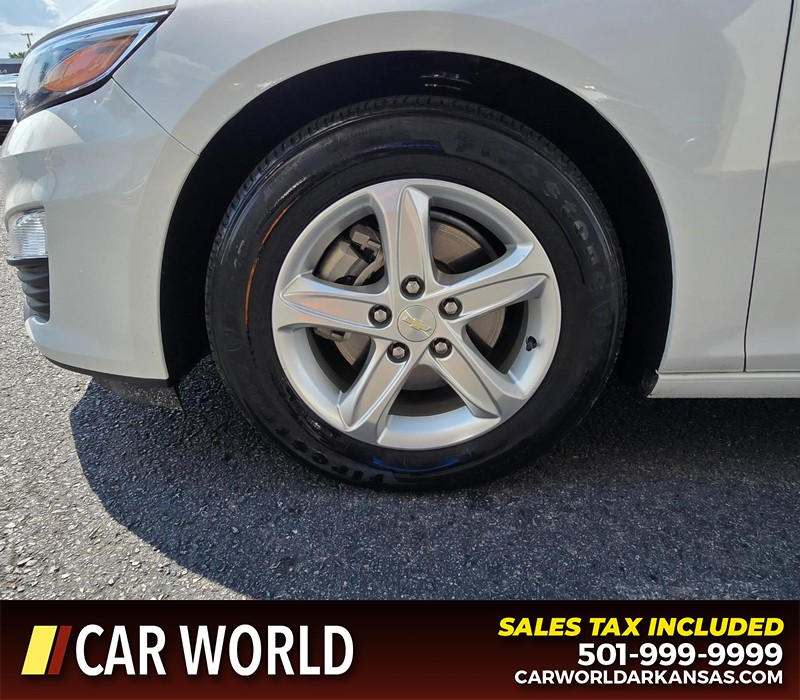 Chevrolet Malibu Vehicle Full-screen Gallery Image 6