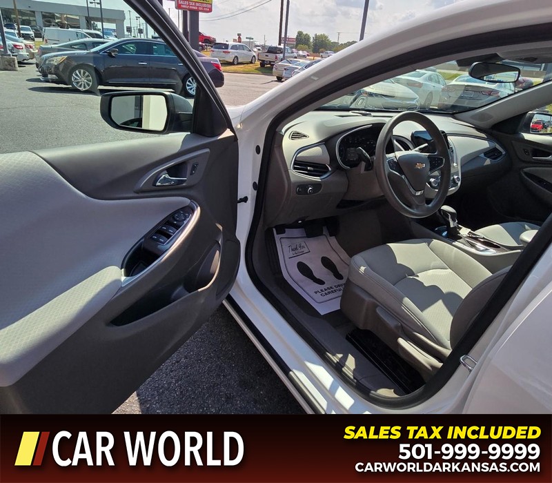 Chevrolet Malibu Vehicle Full-screen Gallery Image 7