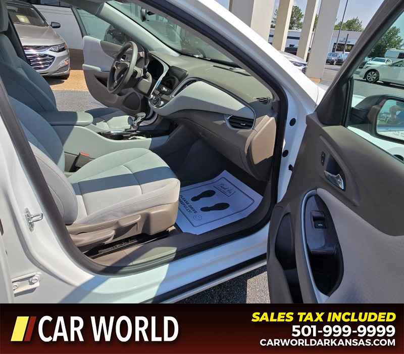 Chevrolet Malibu Vehicle Full-screen Gallery Image 11