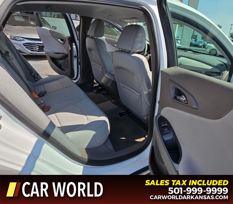 Chevrolet Malibu Vehicle Full-screen Gallery Image 12