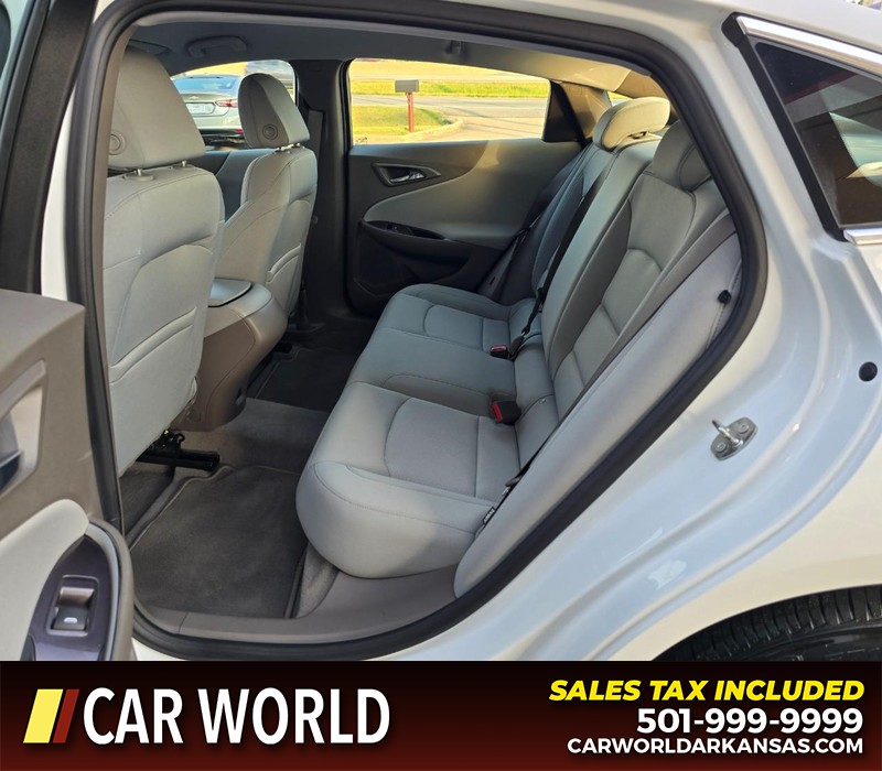 Chevrolet Malibu Vehicle Full-screen Gallery Image 10