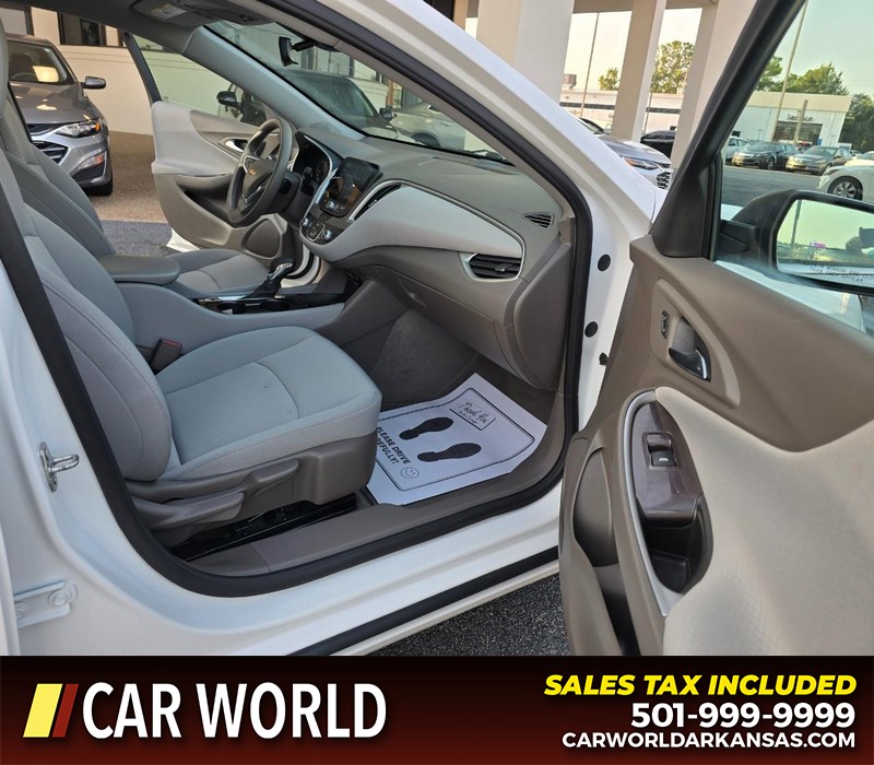 Chevrolet Malibu Vehicle Full-screen Gallery Image 11