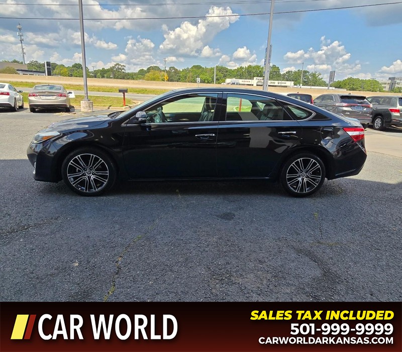 Toyota Avalon Vehicle Full-screen Gallery Image 4