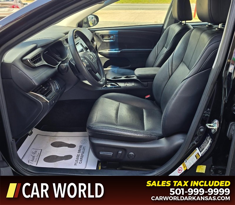 Toyota Avalon Vehicle Full-screen Gallery Image 9