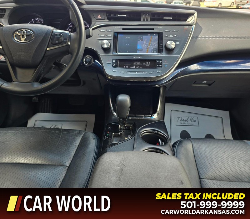 Toyota Avalon Vehicle Full-screen Gallery Image 18