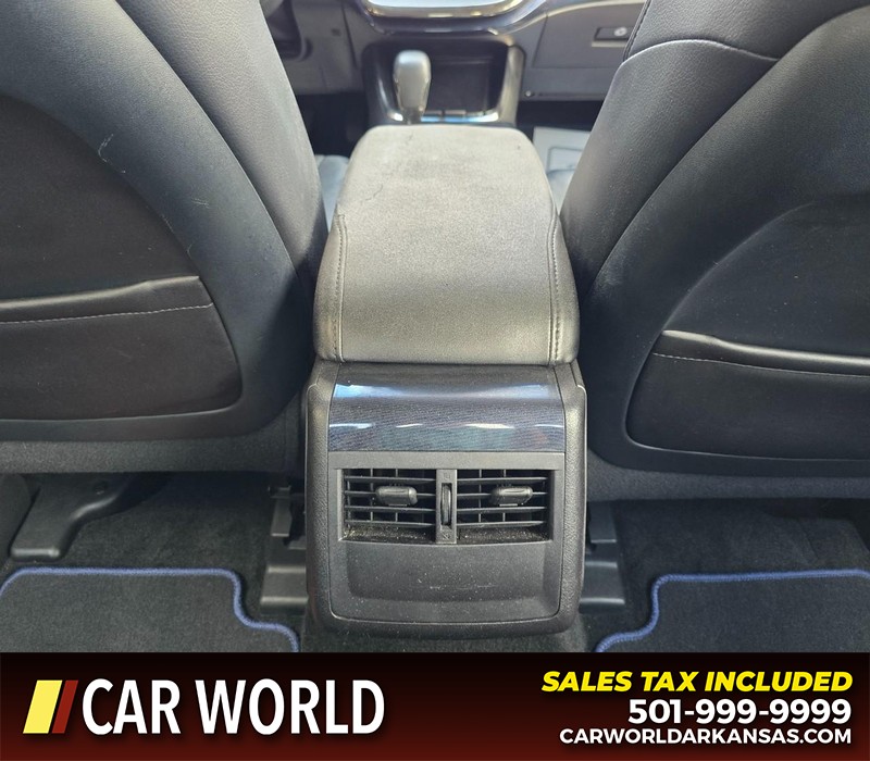 Toyota Avalon Vehicle Full-screen Gallery Image 19