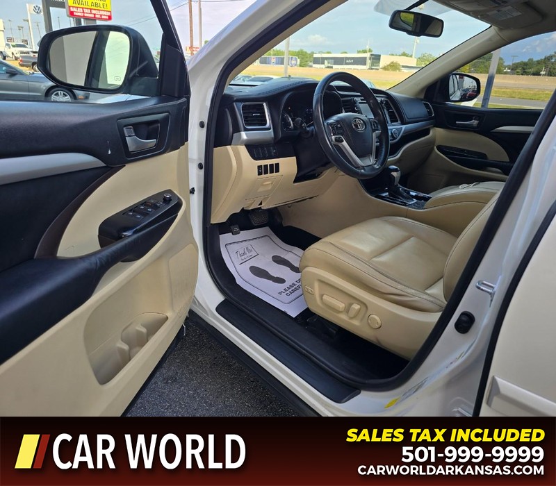 Toyota Highlander Vehicle Full-screen Gallery Image 7