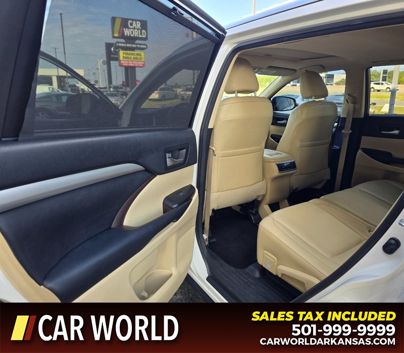 Toyota Highlander Vehicle Full-screen Gallery Image 10