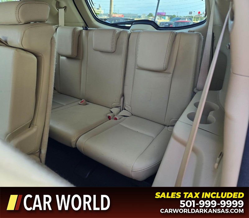 Toyota Highlander Vehicle Full-screen Gallery Image 12