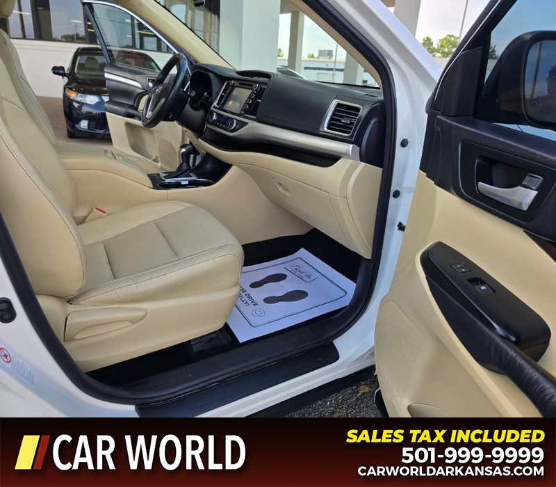 Toyota Highlander Vehicle Full-screen Gallery Image 13