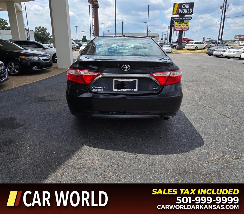 Toyota Camry Vehicle Full-screen Gallery Image 23