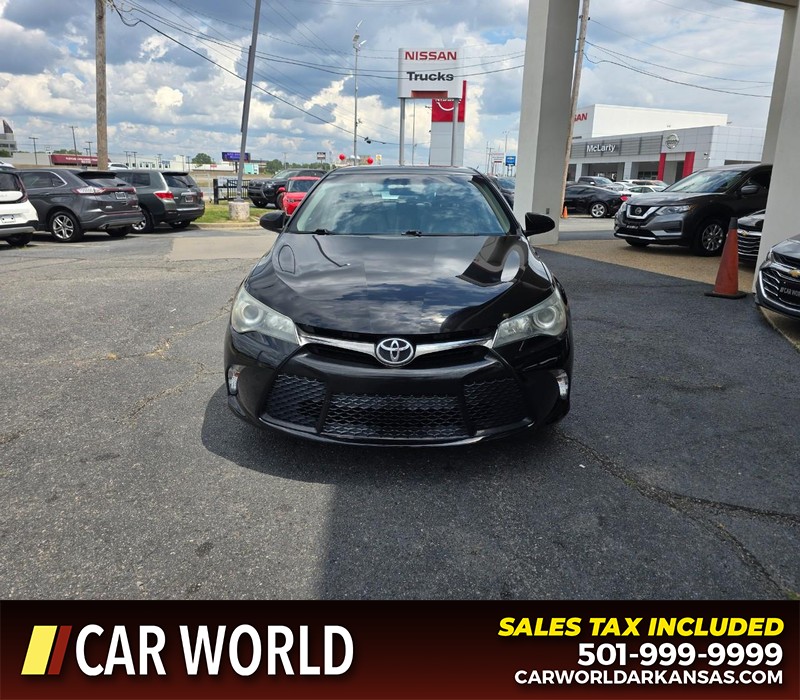 Toyota Camry Vehicle Full-screen Gallery Image 38