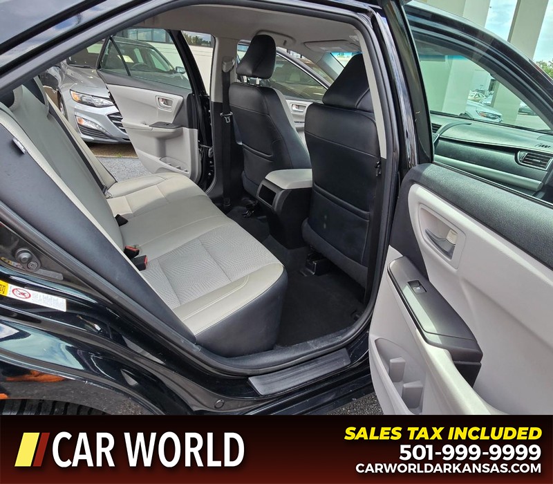 Toyota Camry Vehicle Full-screen Gallery Image 48