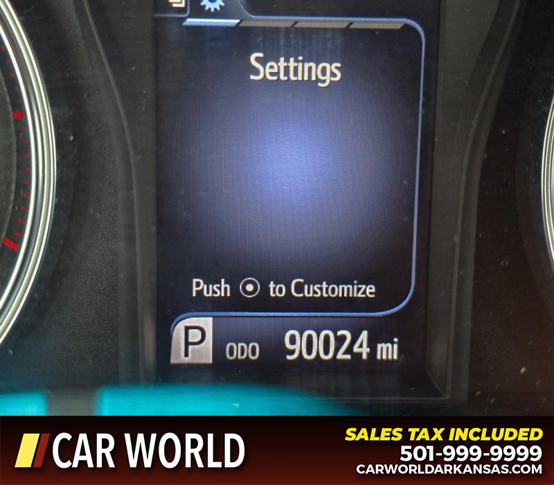 Toyota Camry Vehicle Full-screen Gallery Image 52