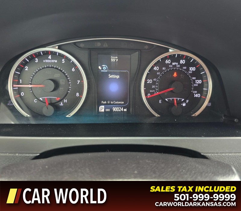 Toyota Camry Vehicle Full-screen Gallery Image 53