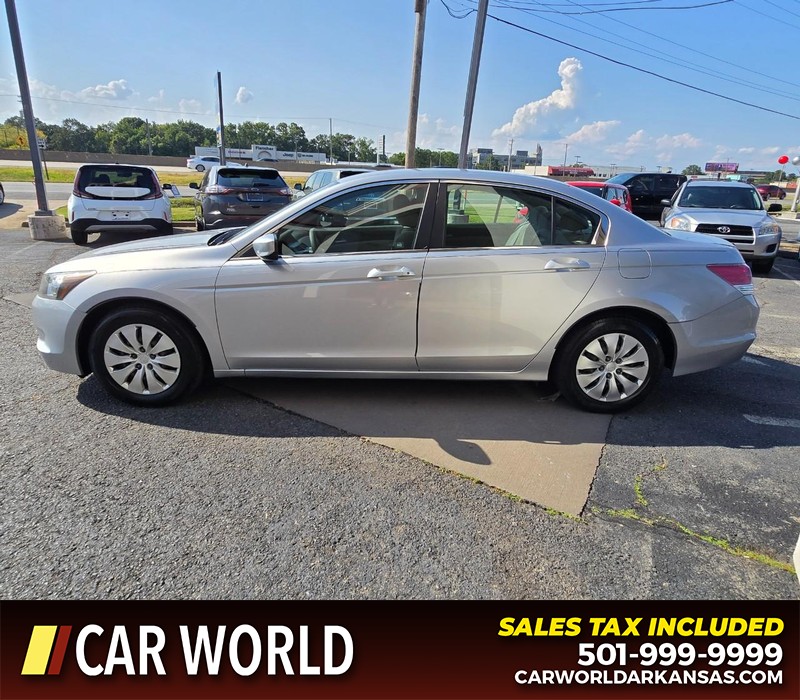 Honda Accord Sedan Vehicle Full-screen Gallery Image 4