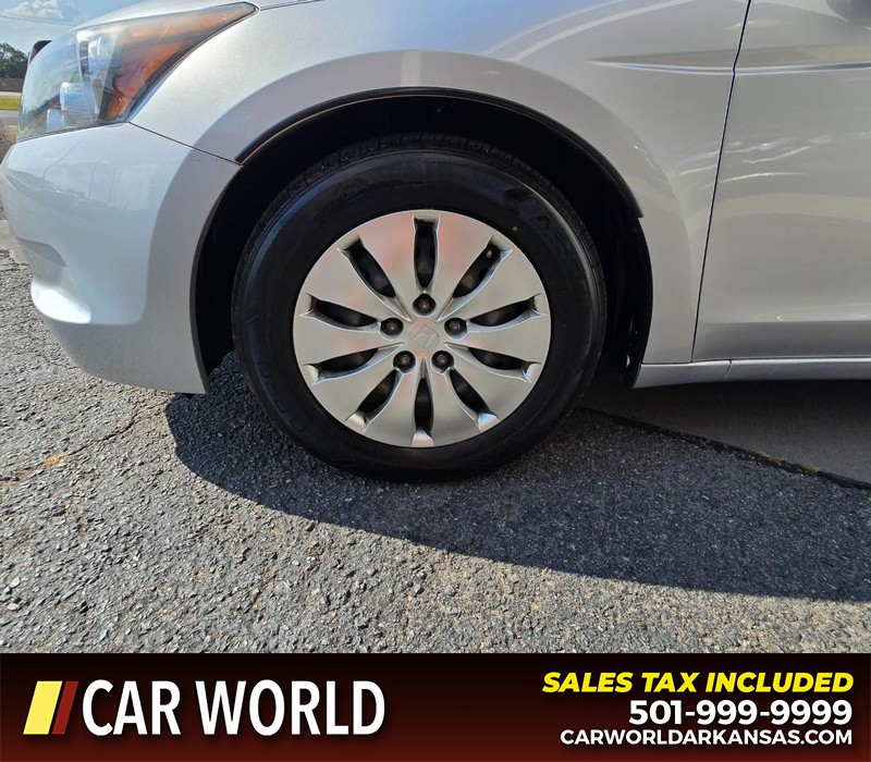 Honda Accord Sedan Vehicle Full-screen Gallery Image 6