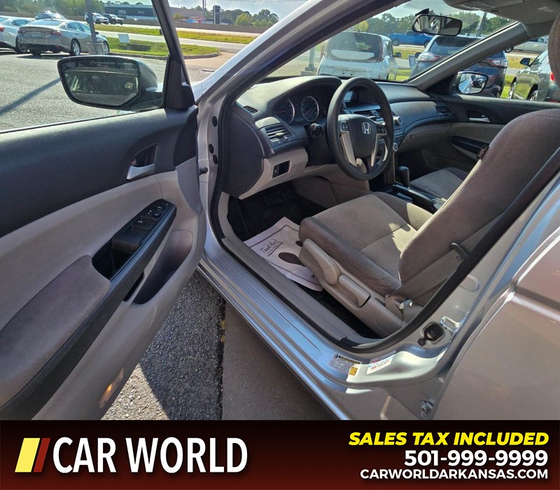 Honda Accord Sedan Vehicle Full-screen Gallery Image 7