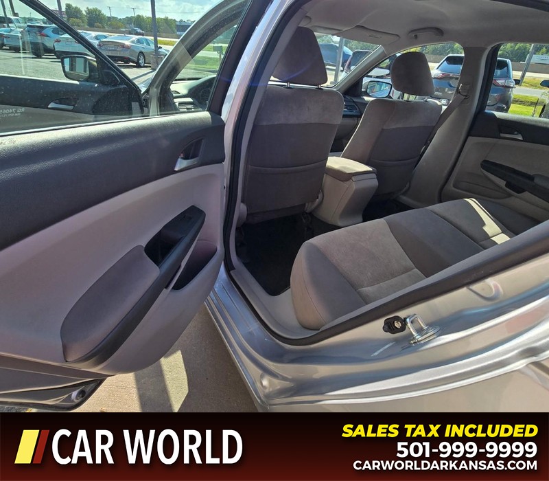 Honda Accord Sedan Vehicle Full-screen Gallery Image 9