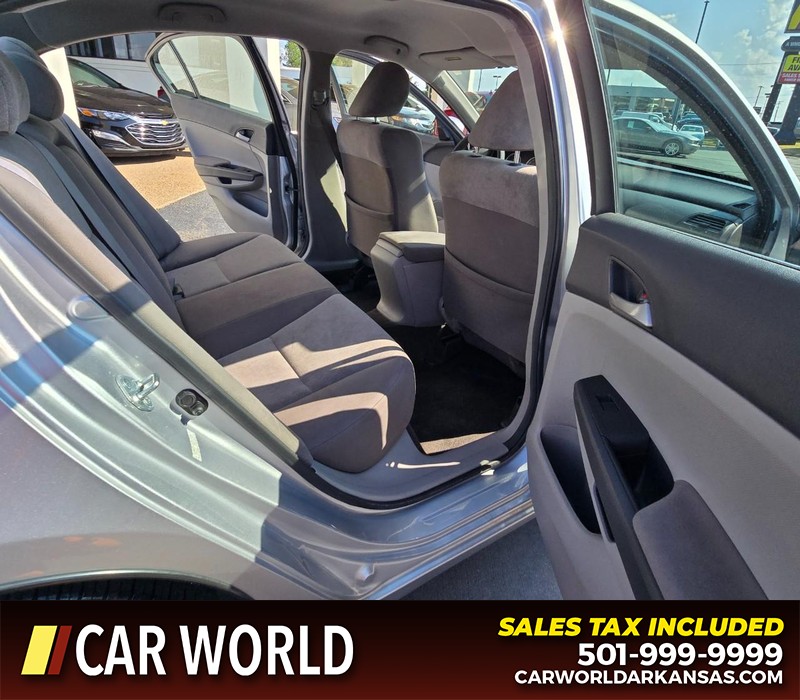 Honda Accord Sedan Vehicle Full-screen Gallery Image 12