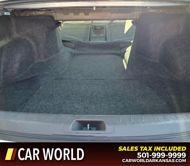 Honda Accord Sedan Vehicle Full-screen Gallery Image 14