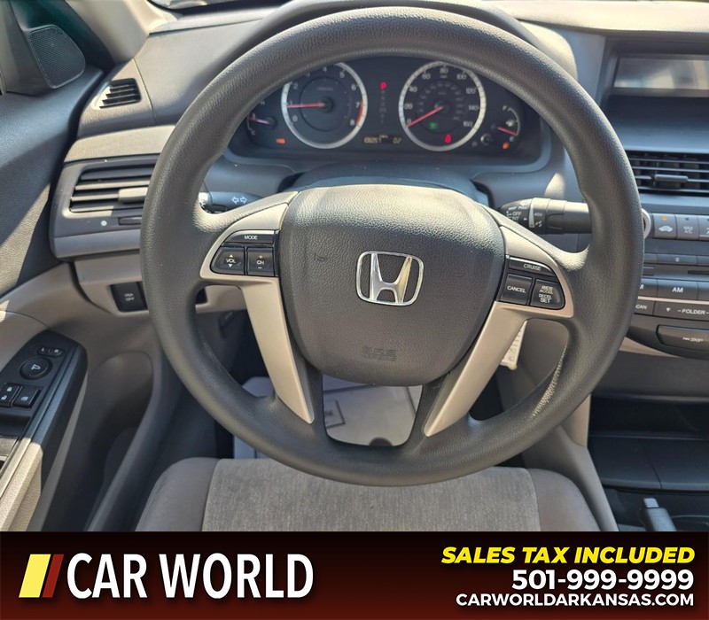 Honda Accord Sedan Vehicle Full-screen Gallery Image 15