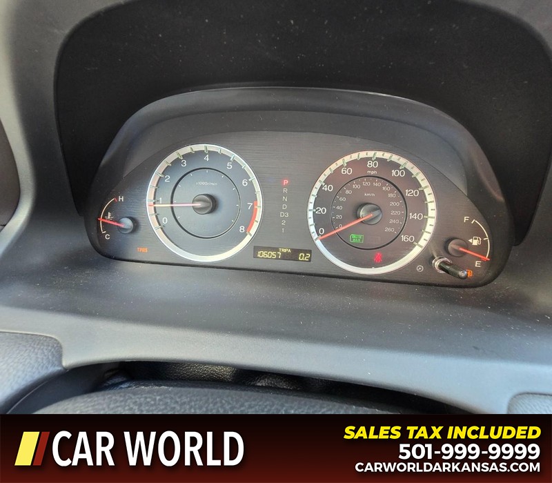 Honda Accord Sedan Vehicle Full-screen Gallery Image 17