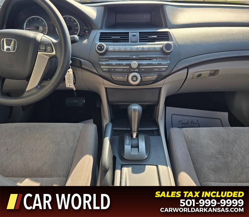 Honda Accord Sedan Vehicle Full-screen Gallery Image 18