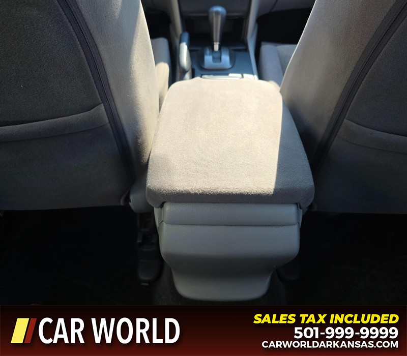 Honda Accord Sedan Vehicle Full-screen Gallery Image 19