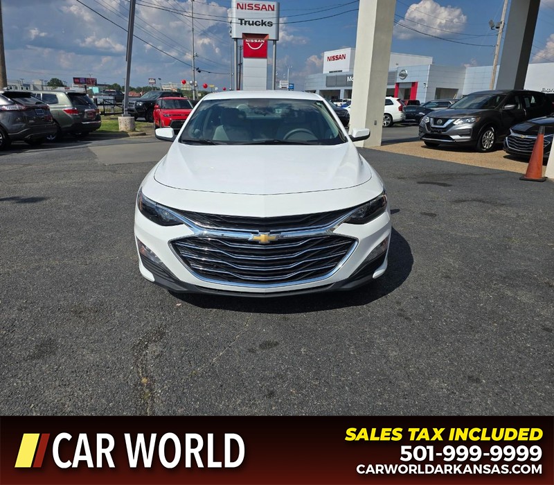 Chevrolet Malibu Vehicle Full-screen Gallery Image 2