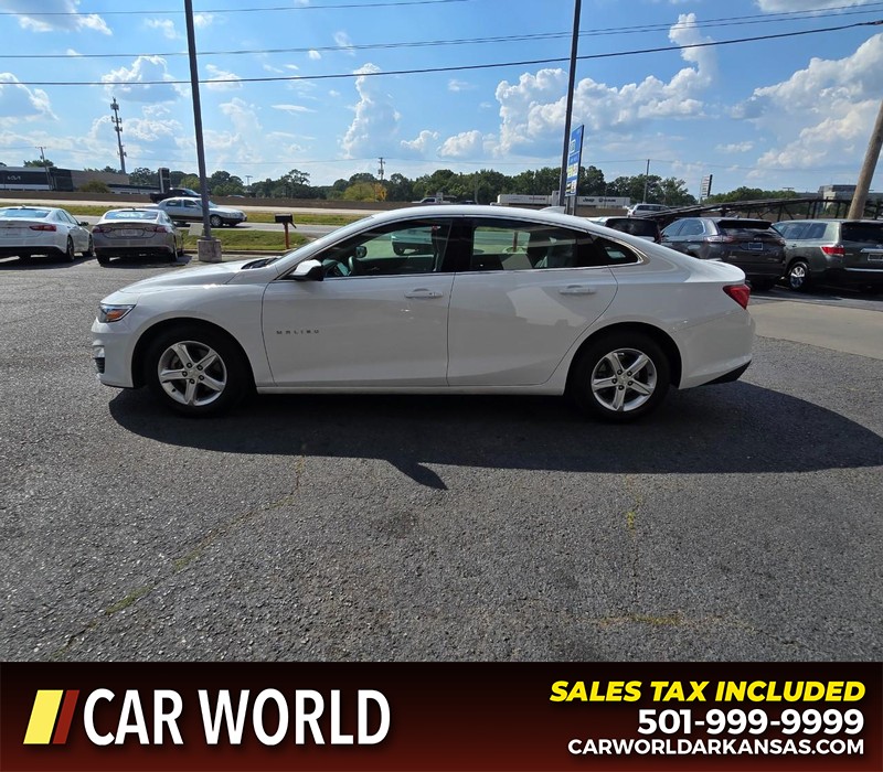 Chevrolet Malibu Vehicle Full-screen Gallery Image 4