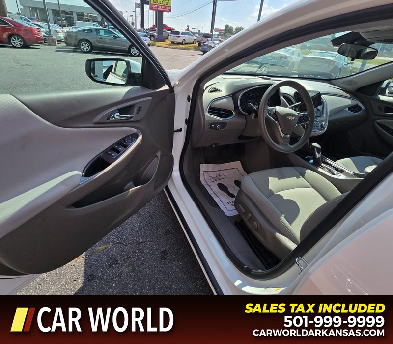 Chevrolet Malibu Vehicle Full-screen Gallery Image 7