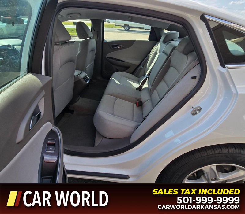 Chevrolet Malibu Vehicle Full-screen Gallery Image 10