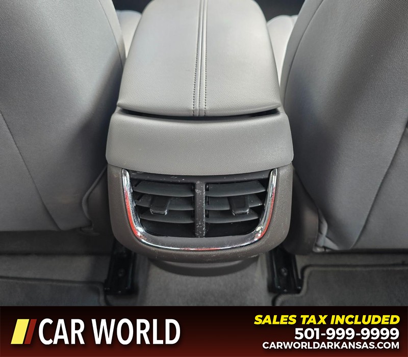 Chevrolet Malibu Vehicle Full-screen Gallery Image 19