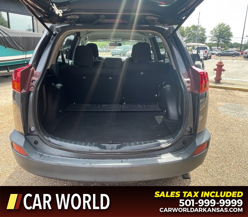 Toyota RAV4 Vehicle Full-screen Gallery Image 5