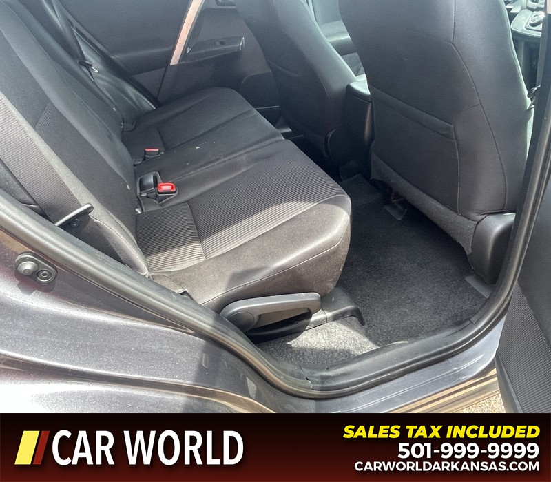 Toyota RAV4 Vehicle Full-screen Gallery Image 10