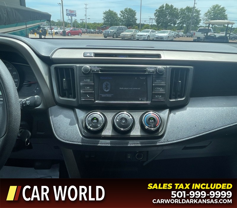 Toyota RAV4 Vehicle Full-screen Gallery Image 13