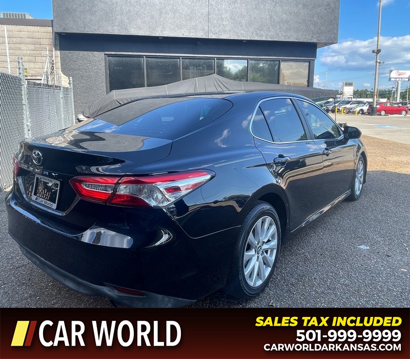 Toyota Camry Vehicle Full-screen Gallery Image 3