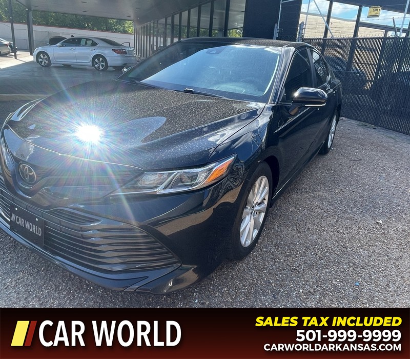 Toyota Camry Vehicle Full-screen Gallery Image 8